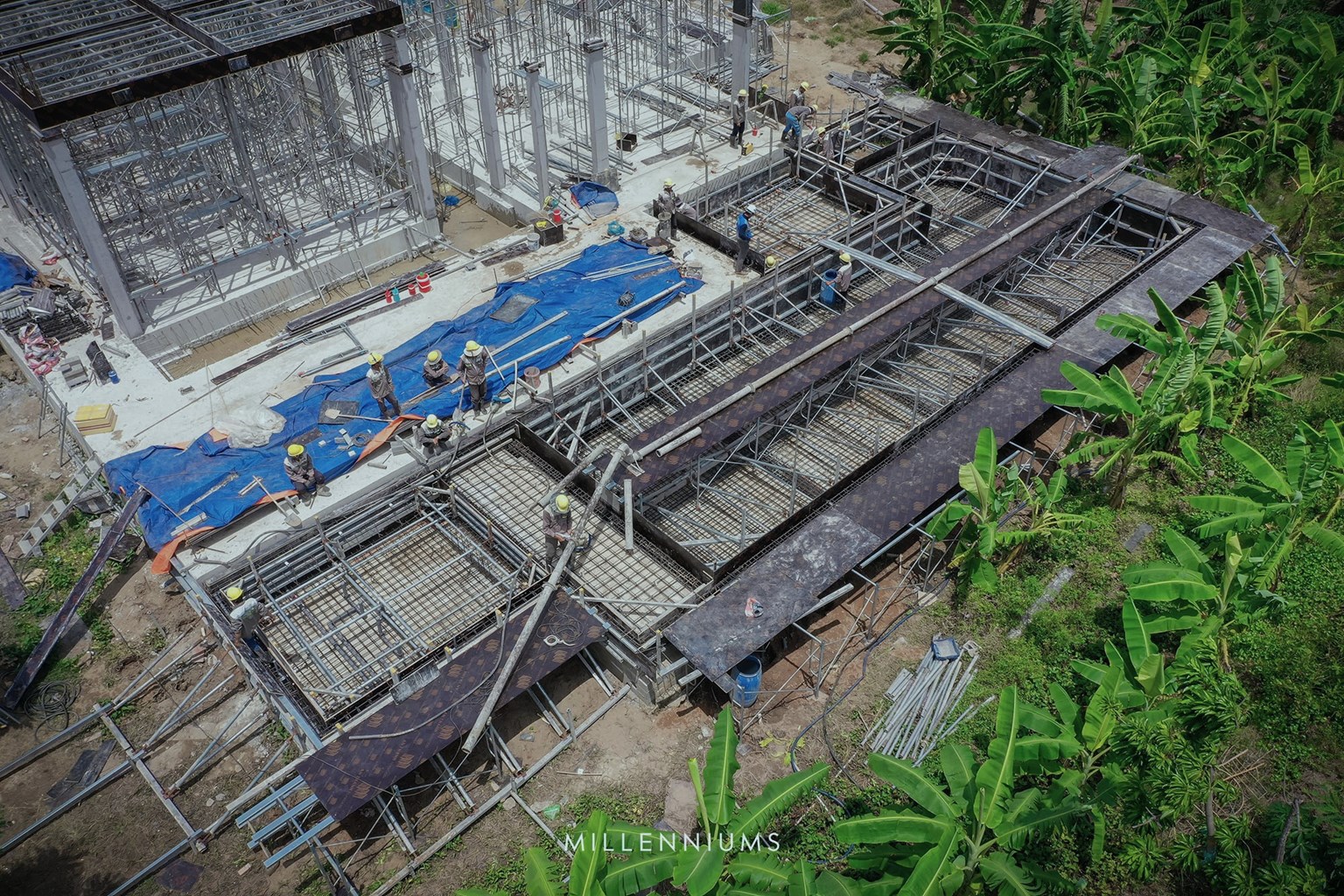 Pouring Concrete for The Tropical Villa Swimming Pool (3)2