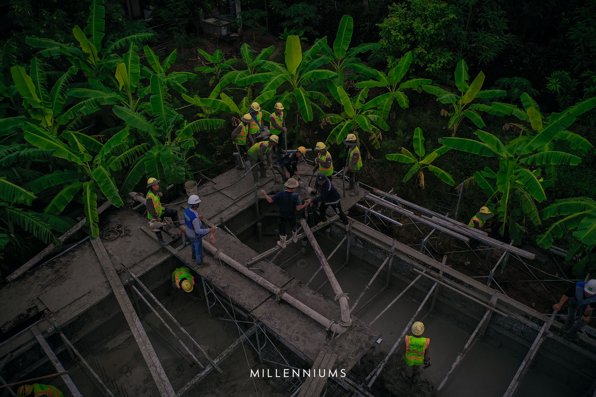 Pouring Concrete for The Tropical Villa Swimming Pool (6)5
